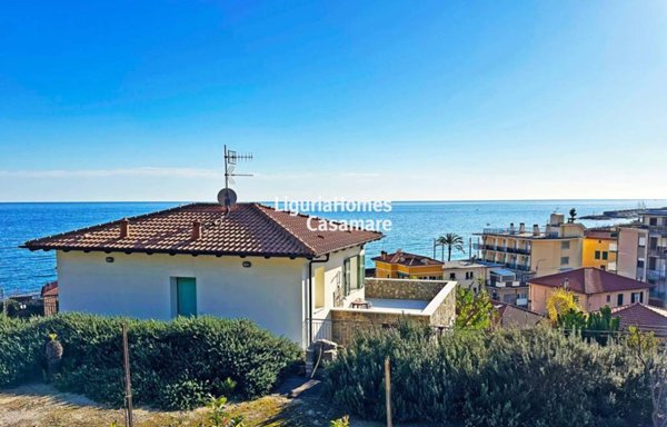casa indipendente in vendita a Bordighera
