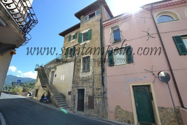 casa indipendente in vendita a Bordighera in zona Borghetto San Nicolò