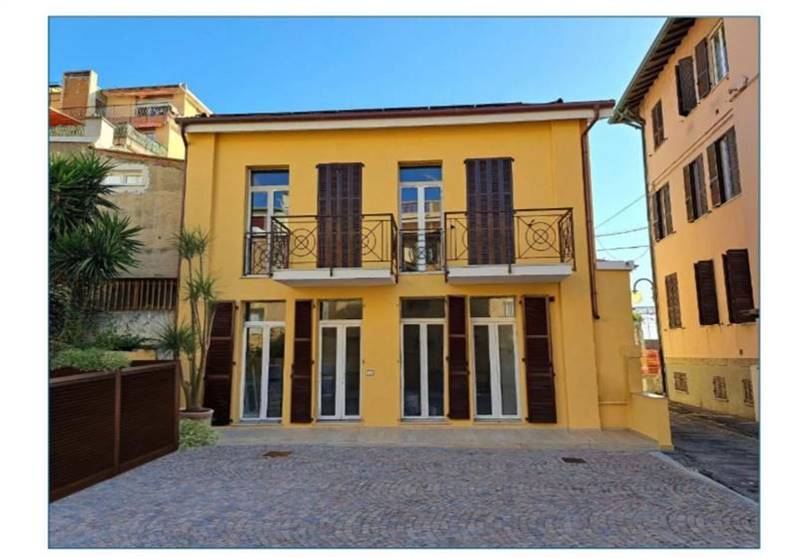 casa indipendente in vendita a Bordighera