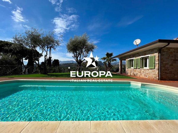casa indipendente in vendita a Bordighera