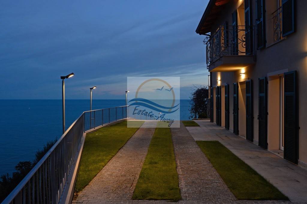 casa indipendente in vendita a Bordighera