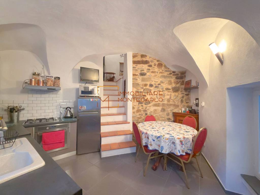 casa indipendente in vendita a Bordighera in zona Borghetto San Nicolò