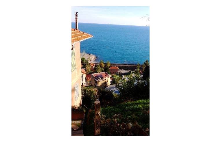 casa indipendente in vendita a Bordighera