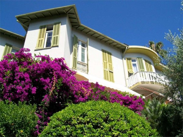 casa indipendente in vendita a Bordighera