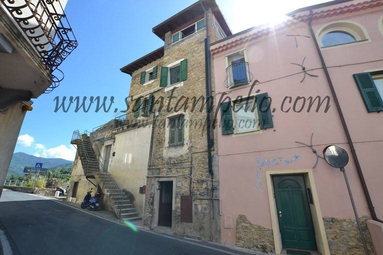 casa indipendente in vendita a Bordighera in zona Borghetto San Nicolò