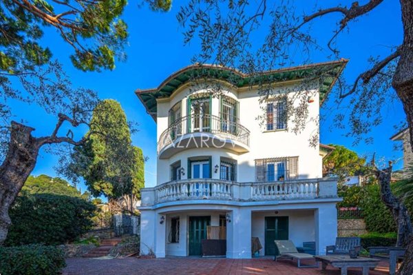 casa indipendente in vendita a Bordighera