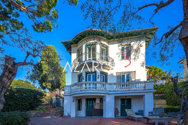 casa indipendente in vendita a Bordighera