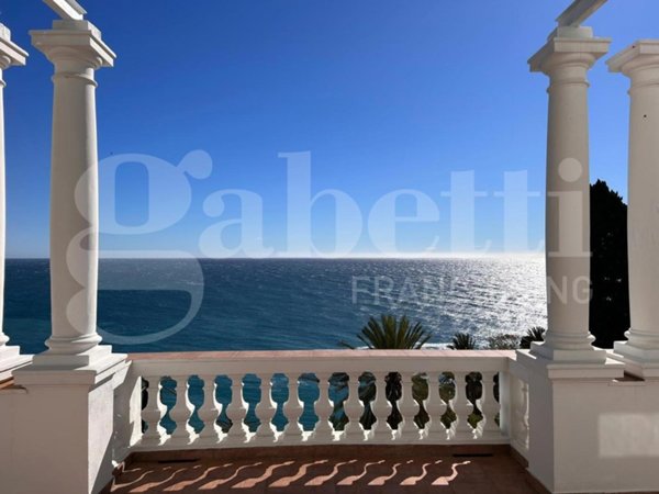casa indipendente in vendita a Bordighera