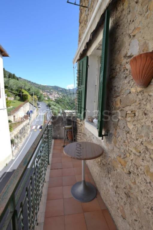casa indipendente in vendita a Bordighera