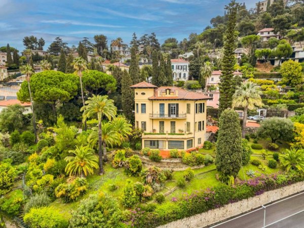 casa indipendente in vendita a Bordighera