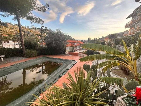 appartamento in vendita a Bordighera in zona Borghetto San Nicolò