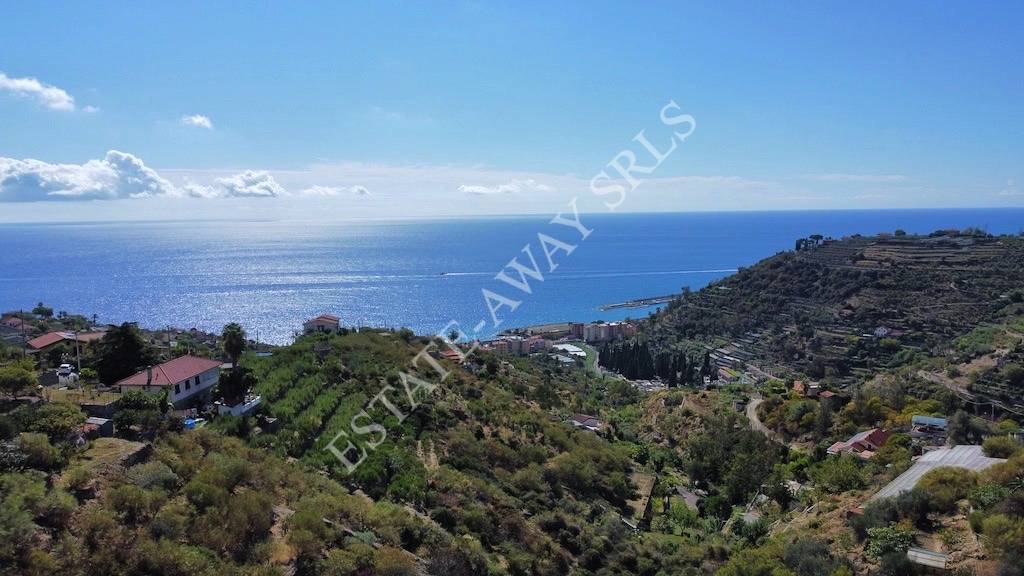 casa indipendente in vendita a Bordighera