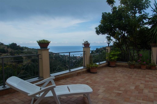 casa indipendente in vendita a Bordighera