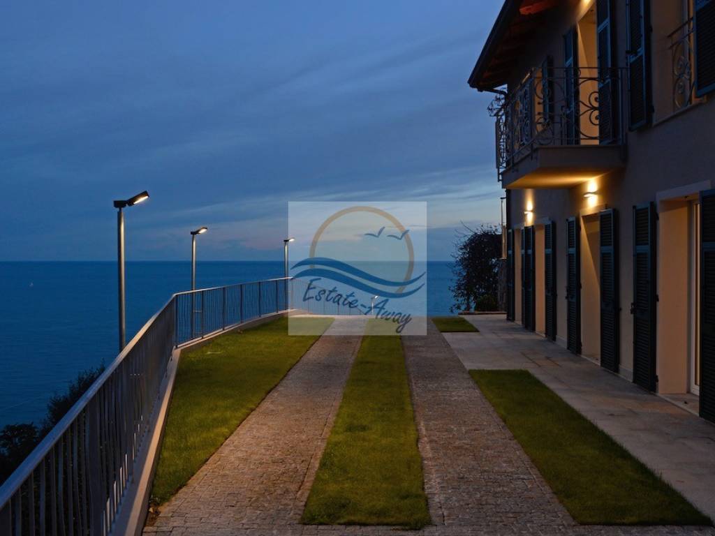 casa indipendente in vendita a Bordighera