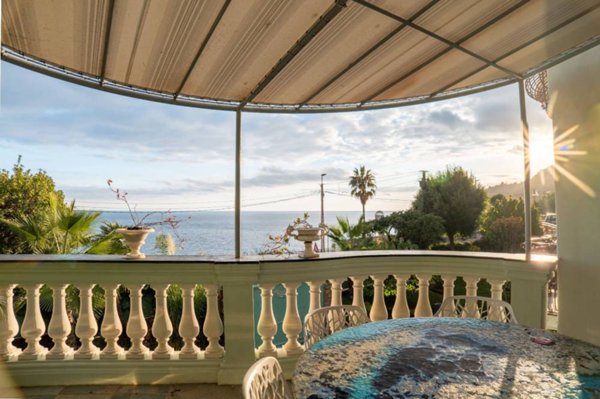 casa indipendente in vendita a Bordighera