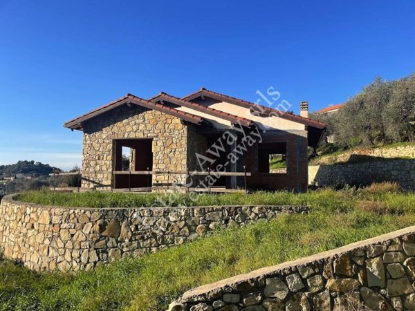 casa indipendente in vendita a Bordighera in zona Sasso
