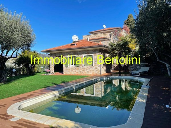 casa indipendente in vendita a Bordighera