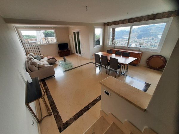 casa indipendente in vendita a Bordighera