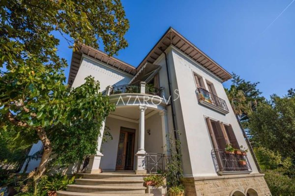 casa indipendente in vendita a Bordighera