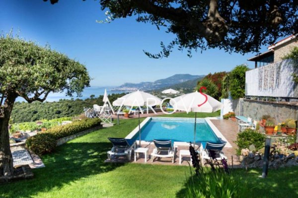 casa indipendente in vendita a Bordighera