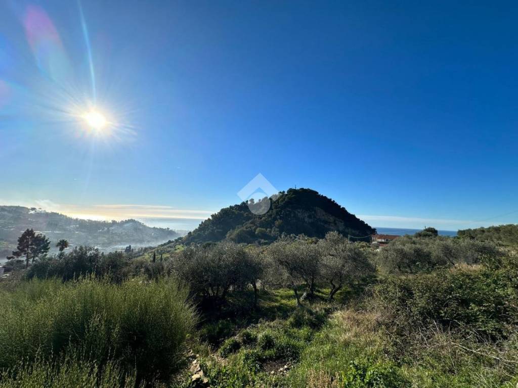 casa indipendente in vendita a Bordighera