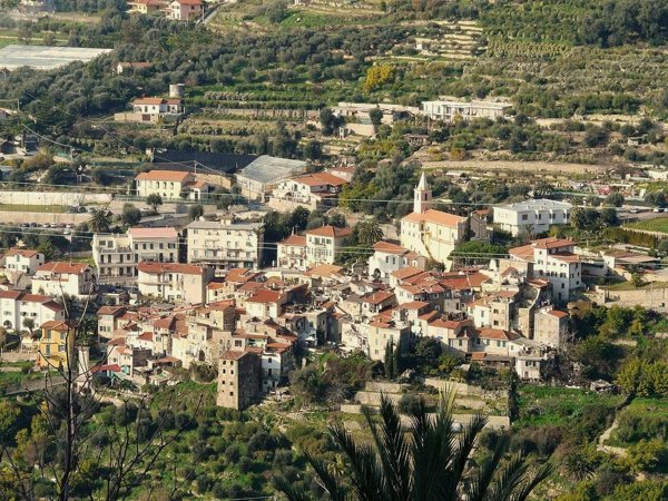 appartamento in vendita a Bordighera in zona Borghetto San Nicolò