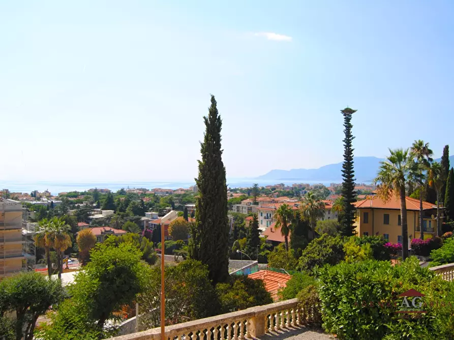 casa indipendente in vendita a Bordighera
