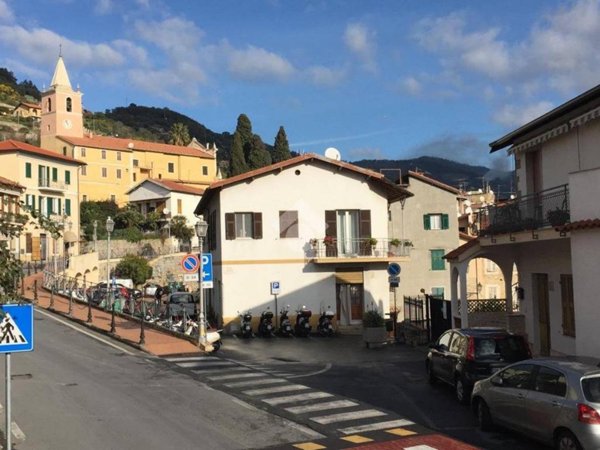 appartamento in vendita a Bordighera in zona Borghetto San Nicolò