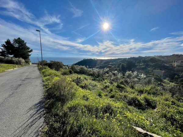 casa indipendente in vendita a Bordighera