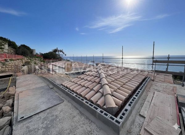 casa indipendente in vendita a Bordighera