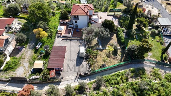 casa indipendente in vendita a Bordighera