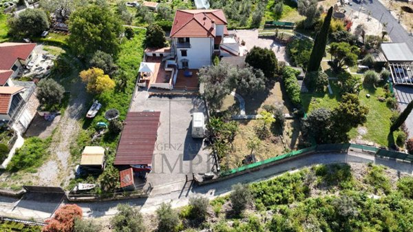 casa indipendente in vendita a Bordighera