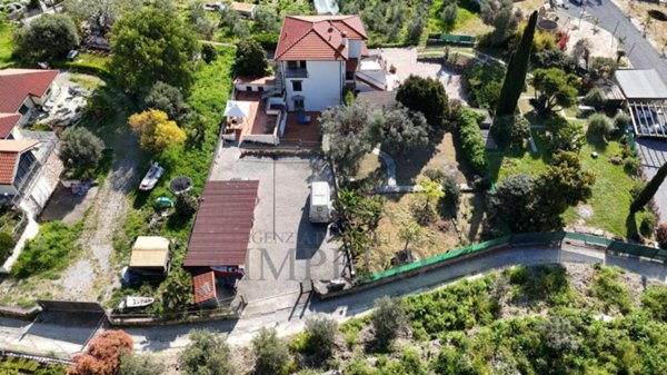 casa indipendente in vendita a Bordighera