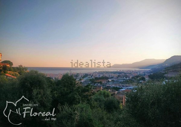 casa indipendente in vendita a Bordighera