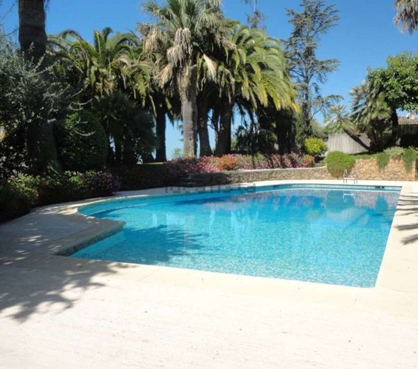 casa indipendente in vendita a Bordighera