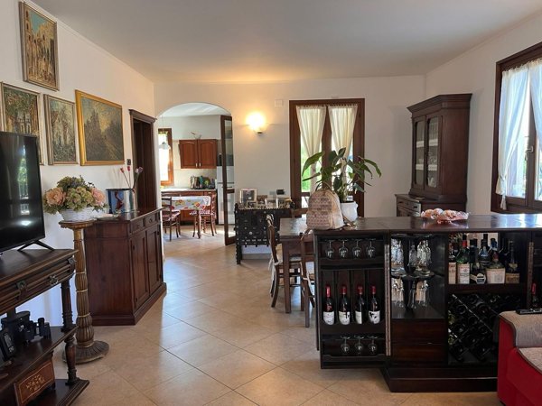 casa indipendente in vendita a Bordighera