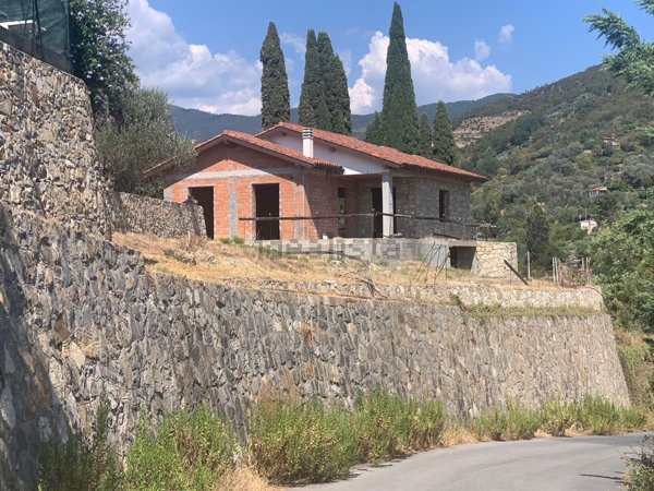 casa indipendente in vendita a Bordighera
