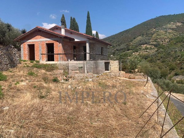 casa indipendente in vendita a Bordighera