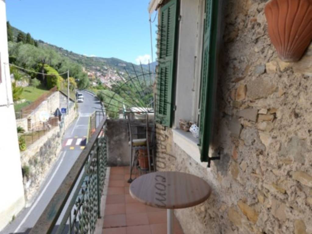 casa indipendente in vendita a Bordighera in zona Borghetto San Nicolò