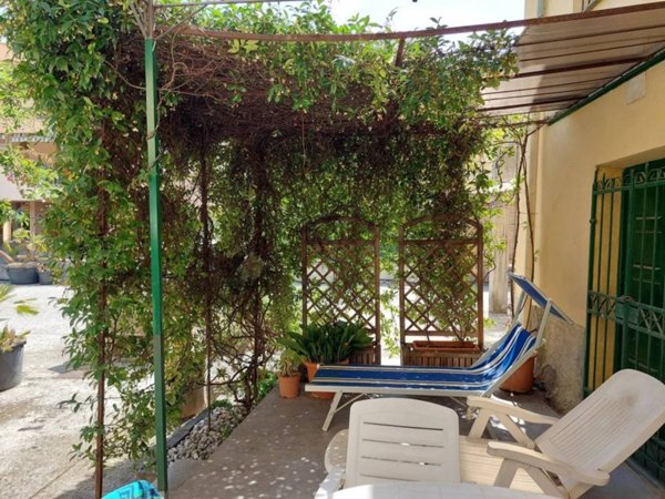 casa indipendente in vendita a Bordighera