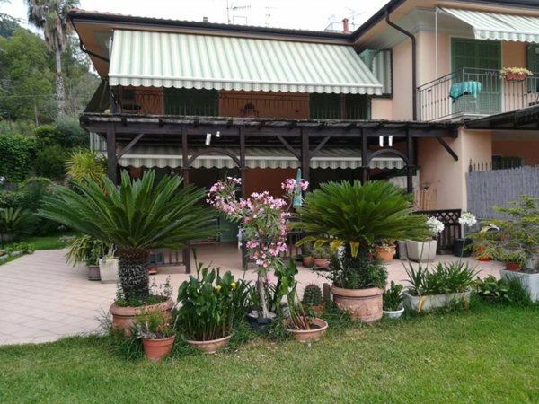 casa indipendente in vendita a Bordighera