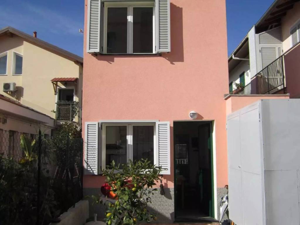 casa indipendente in vendita a Bordighera