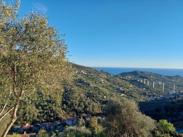 casa indipendente in vendita a Bordighera