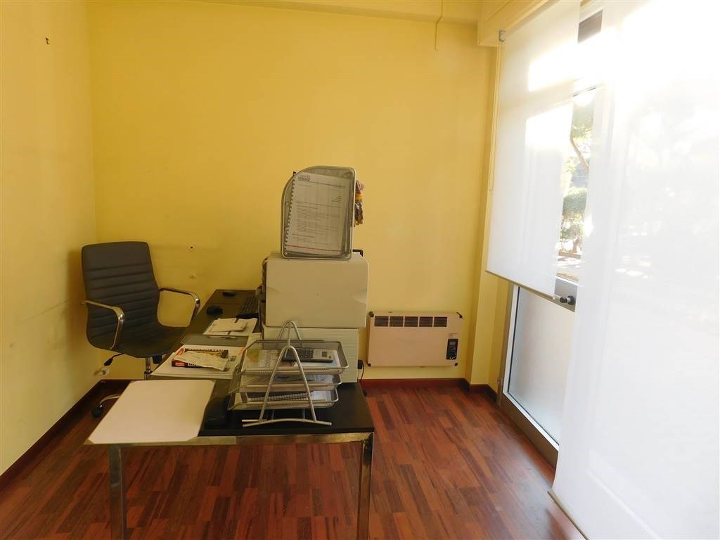 negozio in vendita a Bordighera in zona Borghetto San Nicolò