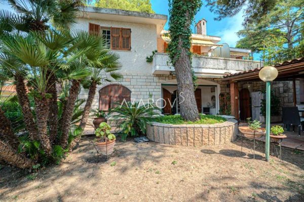 casa indipendente in vendita a Bordighera