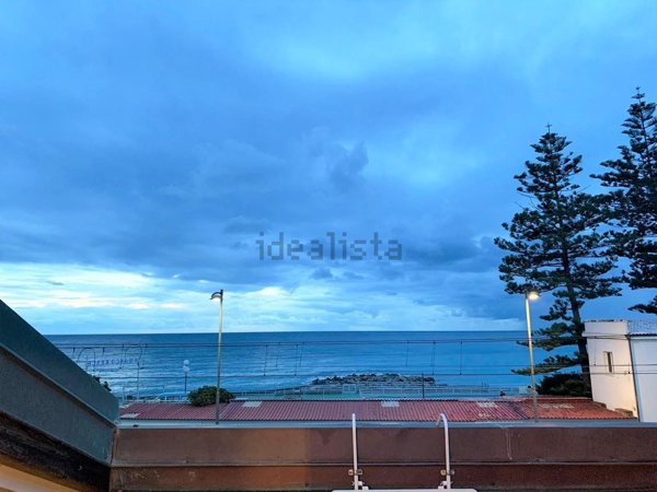 casa indipendente in vendita a Bordighera