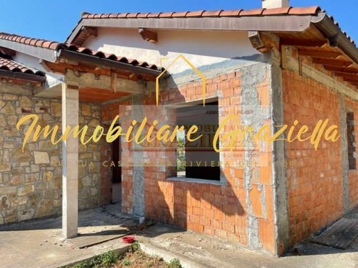 casa indipendente in vendita a Bordighera in zona Sasso
