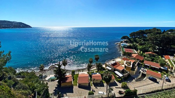 casa indipendente in vendita a Bordighera