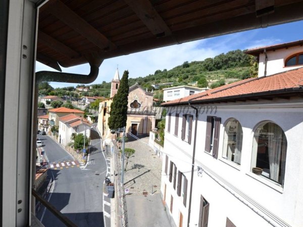 casa indipendente in vendita a Bordighera in zona Borghetto San Nicolò