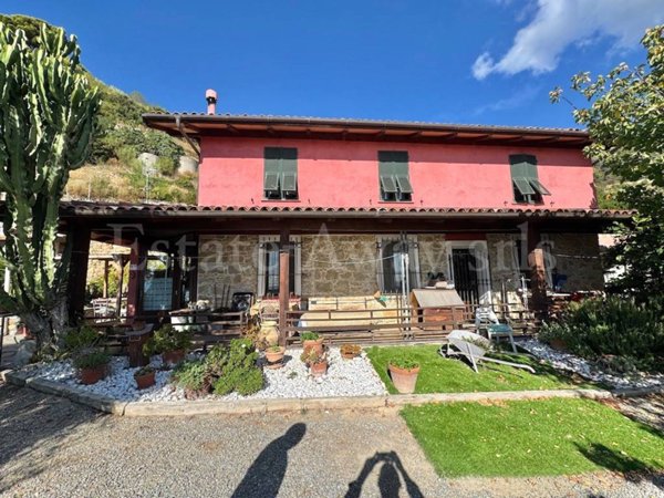 casa indipendente in vendita a Bordighera